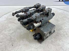 Liebherr LTM 1050-1 slide valve block
