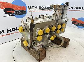 Liebherr LTM 1045 base block