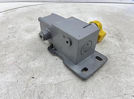 Liebherr LTM 1250-5.1 axle locking valve