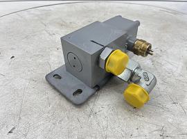 Liebherr LTM 1250-5.1 axle locking valve