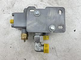 Liebherr LTM 1250-5.1 axle locking valve