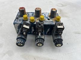 Grove GMK 5100 Valve block