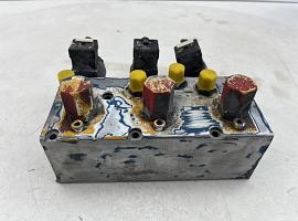 Grove GMK 5100 Valve block