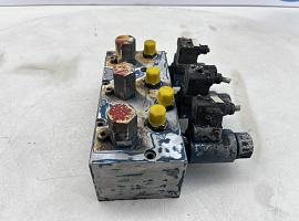 Grove GMK 5100 Valve block