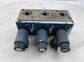 Grove GMK 5100 Valve block