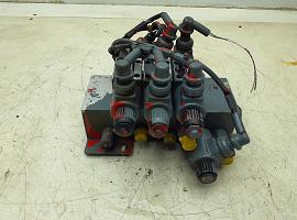 Liebherr LTM 1070-4.1 outrigger valve with steering valve