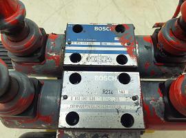 Liebherr LTM 1070-4.1 outrigger valve 