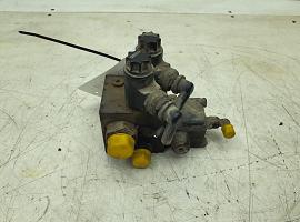 Liebherr LTM 1060-2 axle locking valve