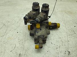 Liebherr LTM 1060-2 axle locking valve