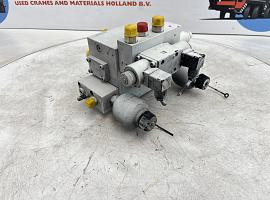 Liebherr LTM 1045-3.1 slewing gear valve