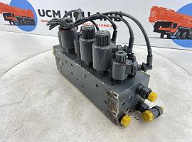 Liebherr LTM 1130-5.1 hydraulic steering control block