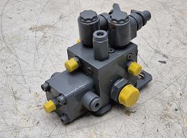 Liebherr LTM 1130-5.1 axle locking valve 