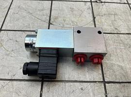 Tadano AC 5.220L-1 hoist gear valve