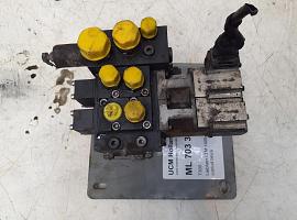 Liebherr LTM 1400-7.1 steering hydraulics control block