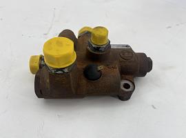 Compact truck CT-2 valve block
