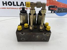 Compact truck CT-2 valve block
