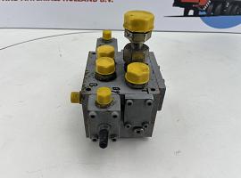 Compact truck CT-2 valve block