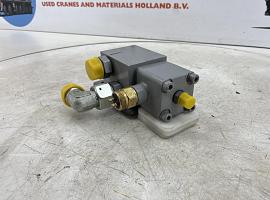 Liebherr LTM 1250-5.1 axle locking valve