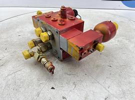 Liebherr LTM 1040-2.1 Slewing gear valve