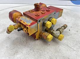 Liebherr LTM 1040-2.1 Slewing gear valve