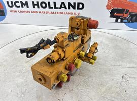 Liebherr LTM 1300 Connection block