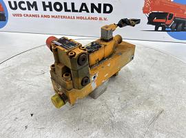 Liebherr LTM 1300 Connection block