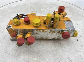 Liebherr LTM 1300 Connection block
