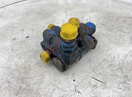 Grove GMK 3050 Steering valve block