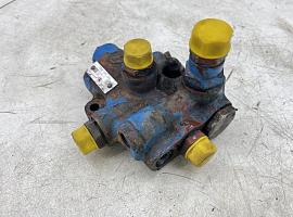 Grove GMK 3050 Steering valve block