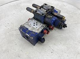 Liebherr LTM 1060/2 SLIDE VALVE BLOCK