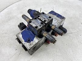 Liebherr LTM 1060/2 SLIDE VALVE BLOCK