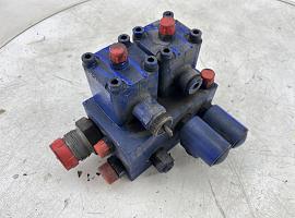 Liebherr LTM 1050-1 axle locking valve