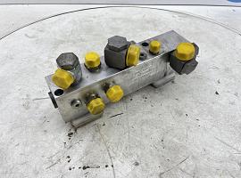 Liebherr LTM 1400-7.1 Connection block with blanking plate
