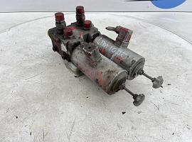 Liebherr LTM 1070 Multiway spool valve hydraulic support