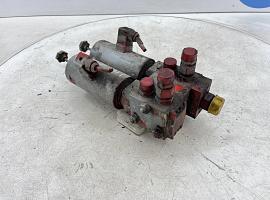 Liebherr LTM 1070 Multiway spool valve hydraulic support