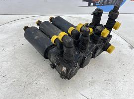 Liebherr LTM 1070 Multiway spool valve hydraulic support