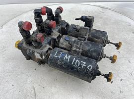 Liebherr LTM 1070 Multiway spool valve hydraulic support