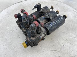 Liebherr LTM 1070 Multiway spool valve hydraulic support