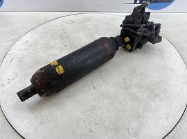 Liebherr LTM Axle locking valve with accumulator