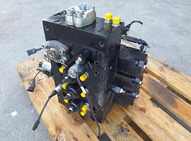 Grove GMK 4090 Control block