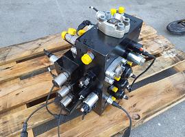 Grove GMK 4090 Control block