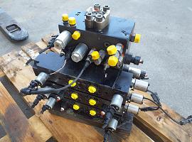 Grove GMK 4090 Control block
