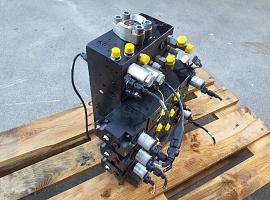 Grove GMK 4090 Control block