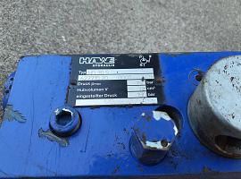Grove GMK 4090 hand pump sub assy