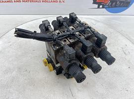 Liebherr LTM Outrigger valve