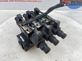 Liebherr LTM Outrigger valve