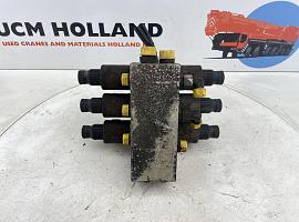 Liebherr LTM Outrigger valve