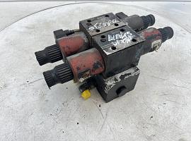 Liebherr LTM Outrigger valve