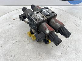Liebherr LTM Outrigger valve