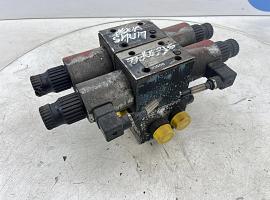 Liebherr LTM Outrigger valve